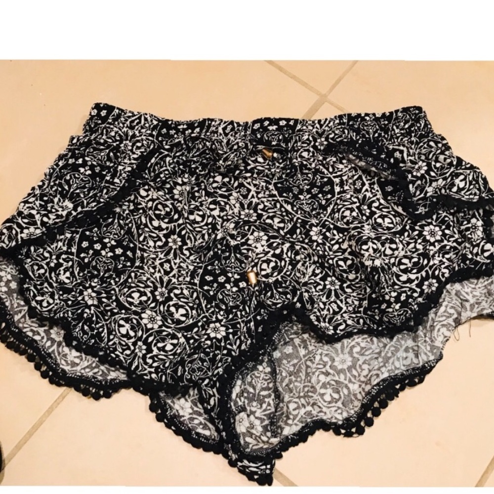 Ruby & Jenna stretchy shorts